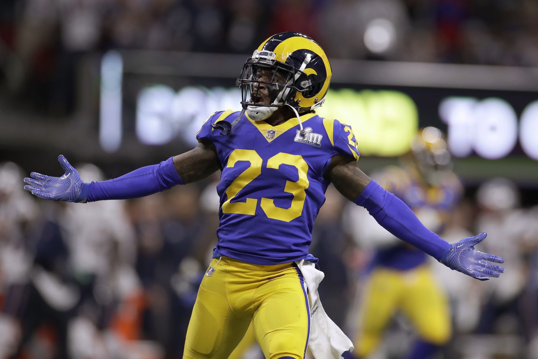 Patriots Rams Super Bowl Football